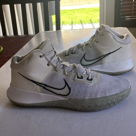 NIKE Kyrie Fly Trap 4 Men’s White/Silver Basketball Shoes Size 10 main image 8